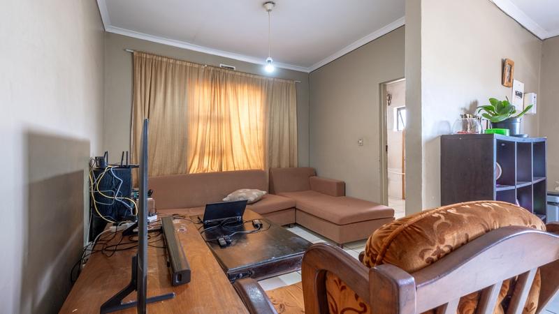 6 Bedroom Property for Sale in Kensington Western Cape